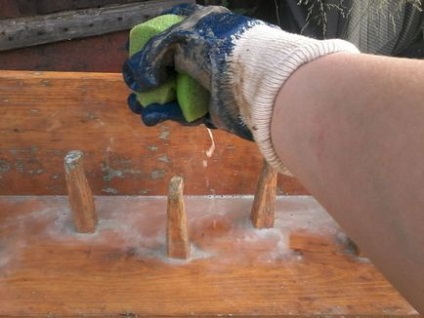 Cum să eliminați vopseaua din lemn