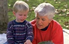 Hogyan meggyőzni egy nagymama ül a gyermek - miért nem ül az unokáival