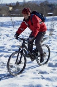 Як велосипедисту одягатися взимку