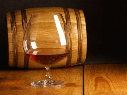 Cum sa alegi butoaiele de stejar pentru whisky, vin, preparate la domiciliu