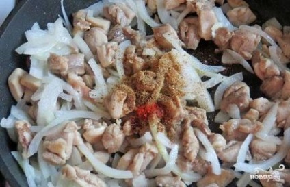 Káposzta, párolt csirke és a paradicsom - egy lépésről lépésre recept fotók