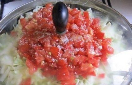 Капуста, тушкована з куркою і помідорами - покроковий рецепт з фото на