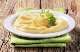 Pătrunjel de cartofi cu usturoi și ceapă verde - o rețetă cu o fotografie cum să gătești într-o casă gustoasă