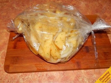 Картопля в рукаві в духовці (покроковий рецепт з фото)