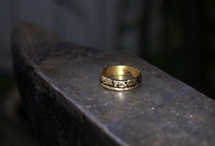Un inel de cinci sau unele din secretele sătenilor din sat