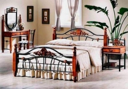 Tipuri de paturi forjate și reguli alese, fotografie în interior