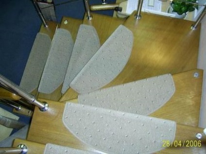 Szőnyegek lépcső lépcsősor tépőzár, csúszásgátló gumi