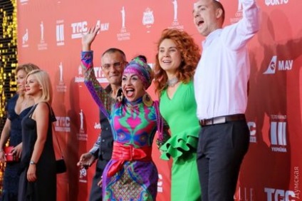 Vörös szőnyegen az Odessza Filmfesztivál özvegy Voronenkova in - szőrme, Zhvanetskiy lehet - és egy új film