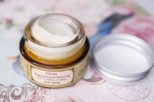 Eye Cream Herra linie proaspătă - lume de frumusețe fantastică