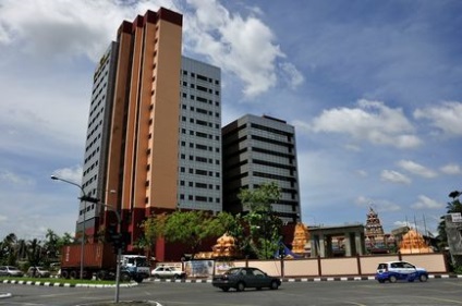 Kuching este capitala statului Sarawak din Borneo