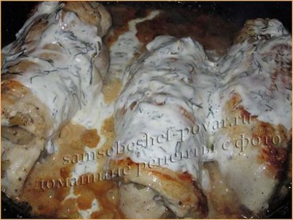Carne de pui cu ciuperci și brânză în sos de smântână