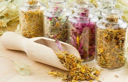 Tratamentul transpirației în iarba acasă, ulei, șir, frunze de dafin și alte remedii folclorice