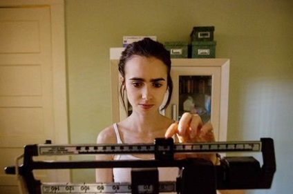 Lily Collins a fost șocată de complimentul subțirei sale, de aceea există o anorexie, o bârfă