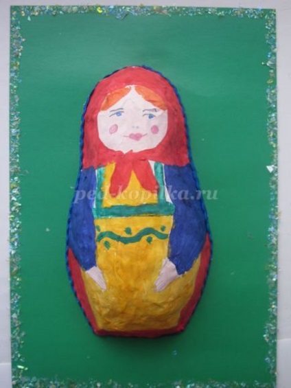 Matryoshkas în tehnica papier-mache