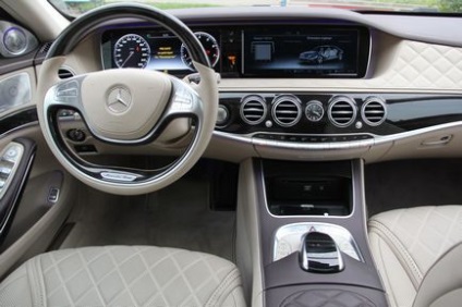 Mercedes Maybach pentru totdeauna de argint