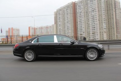 Mercedes Maybach pentru totdeauna de argint