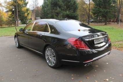 Mercedes Maybach pentru totdeauna de argint