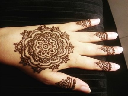 Mehendi ce este să faci o mehendi pe braț și picior la domiciliu (20 de fotografii) cât de mult