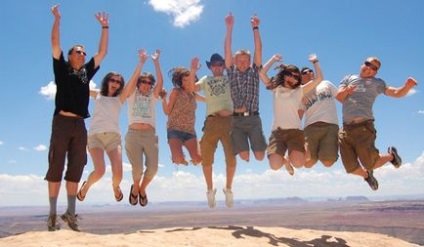 Ifjúsági turizmus egy szegmense a fiatalok kultúrájának - a fiatalok közös listákat - Bear