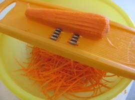 Морква по-корейськи з приправою - рецепт з фото