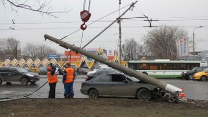 Москва, новини, двоє людей постраждали в результаті аварії з іномаркою на люблінської вулиці