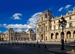 A Louvre (Louvre) és annak kifejtése