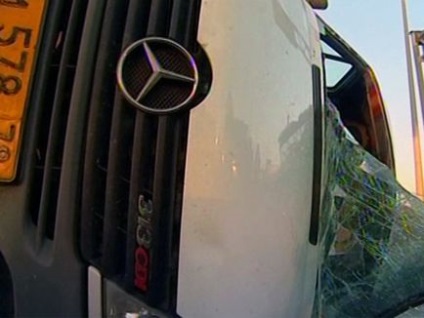 A dél-keletre Moszkva szembe két idegen autók vannak áldozatok