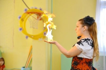 Tűz buborékok szappan show (tűz) Tűz buborékok szappant mutat
