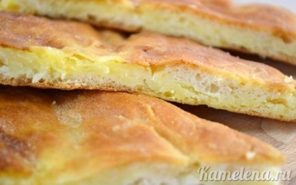 Осетинський пиріг з сиром і картоплею