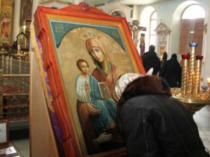 De ce se roagă ortodocși înaintea sfintelor icoane