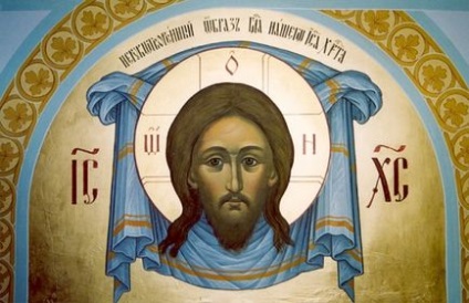 Чому православні моляться перед святими іконами