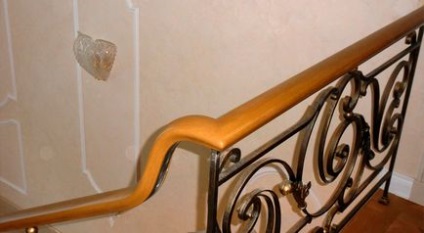 Balustrade pentru scări și balustrade de mâini proprii, fotografie și preț