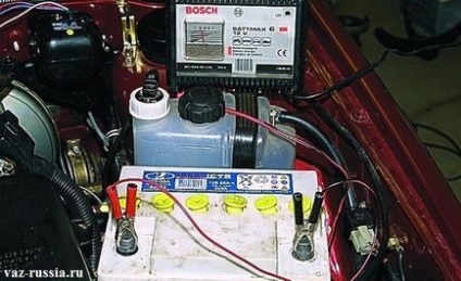 Az akkumulátor megfelelő karbantartás minden járművön vázák