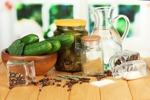 Пряні мариновані огірки - рецепти кулінарії