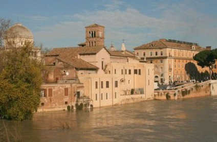 Râul Tiber în Italia