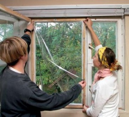 Repararea ferestrelor sau a ferestrelor noi cu geam termopan pentru reședința de vară