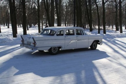 Ретро автомобілі на весілля, оренда і прокат машини для весілля в Санкт-Петербурзі »