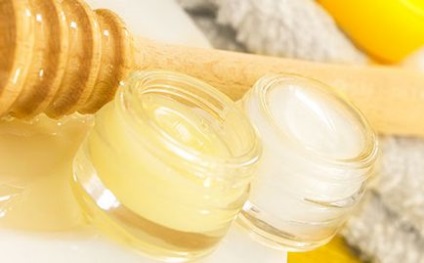 Rețete de creme naturale cu mâinile lor