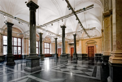Bursa din Riga - de la cotații la art
