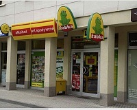 Роздрібний формат convenience store невеликий магазин у будинку з кафе