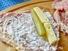 Rulouri de carne de porc cu brânză