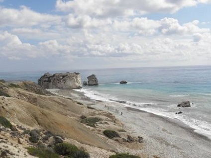 Cel mai frumos loc din Cipru este rocile de afrodite din Paphos