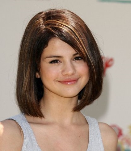 Selena Gomez evoluția coafurilor