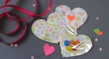 Szív papírból (origami) saját kezűleg Valentin-nap (a program részletes fotó)