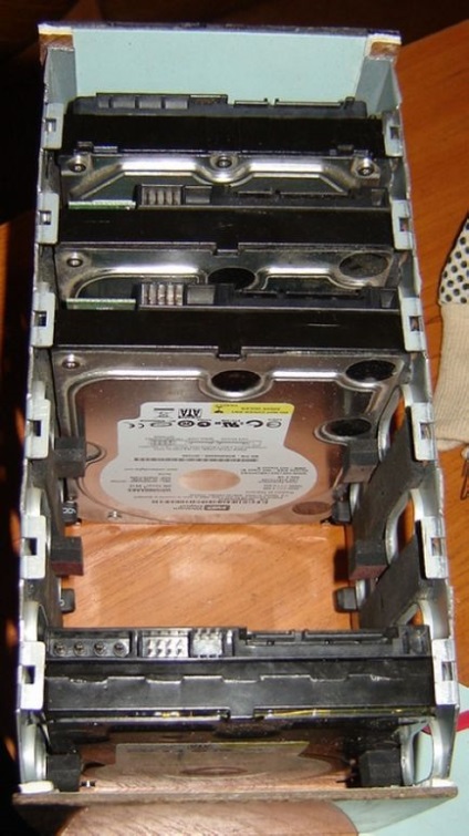 Coș de absorbție a zgomotului pentru hdd cu corpul șeptar bazat pe hotswap bx-03b-sl-bl - DIY