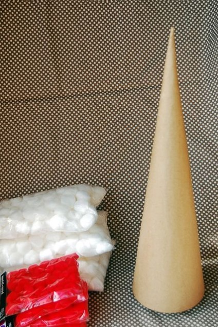În curând și în curând un an nou - învățăm cum să facem copaci creativi de Crăciun din vată de bumbac