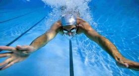 Modern úszás stílusok - jellemzői és előnyei