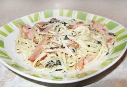 Spagetti krémet a klasszikus olasz receptet