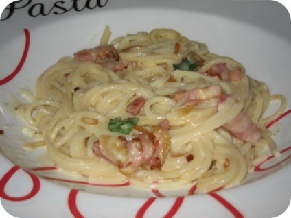 Spagetti krémet a klasszikus olasz receptet