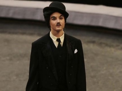 Locul liniștit al internetului rus pentru oamenii inteligenți - Chaplin merge cu o linie, leagăne